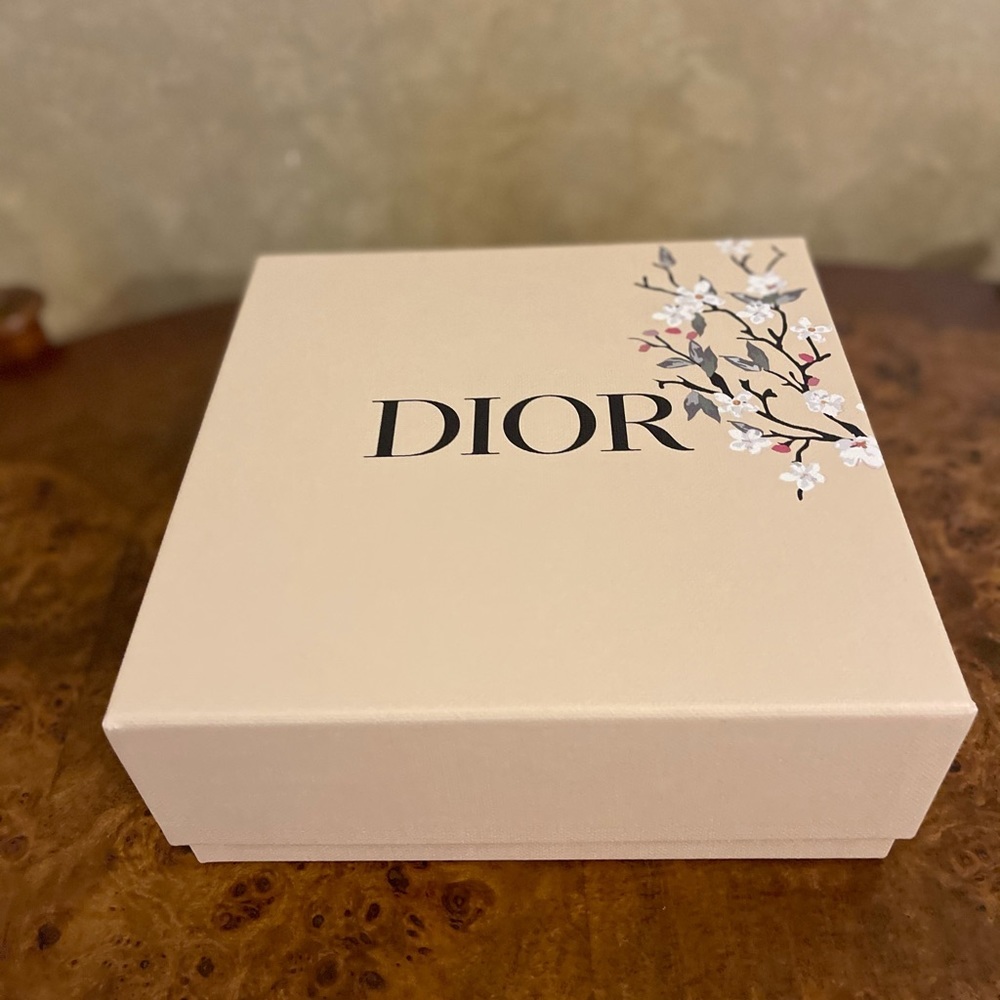 Authentic DIOR Paper Gift Box - Picture 7 of 7